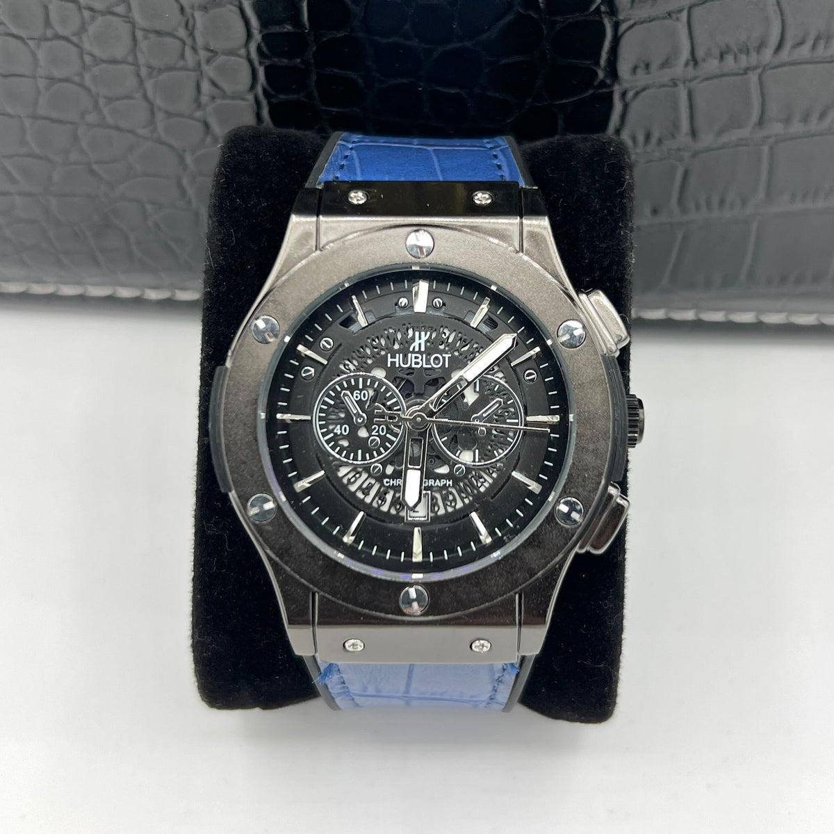 Hublot Watch With Master Lock And Date Working Premium Quality 11 Mango