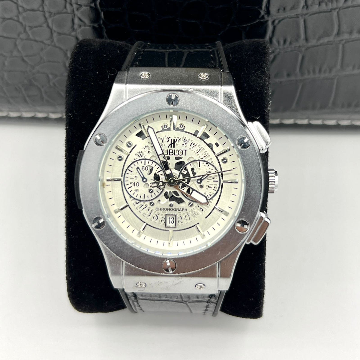 Hublot Watch With Master Lock And Date Working Premium Quality 11 Mango